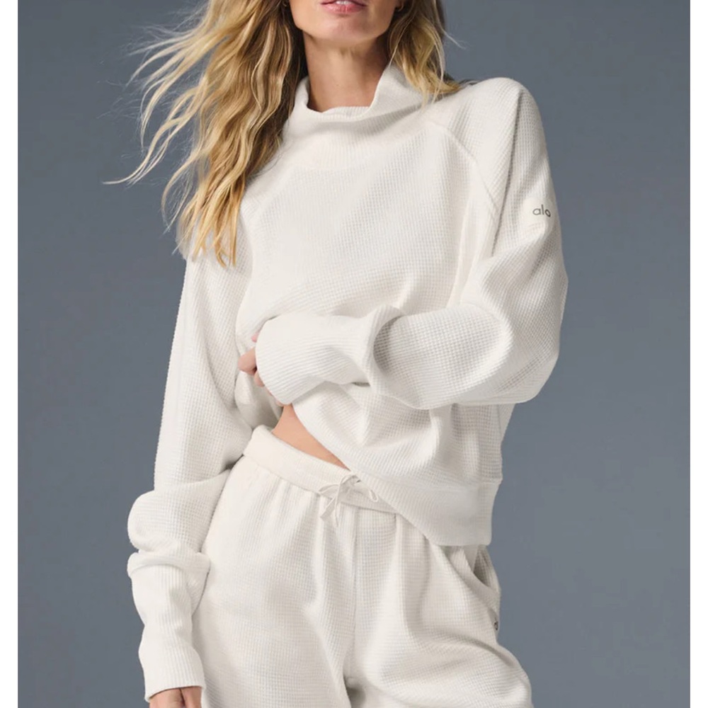 ALO Yoga Women's White Sweater